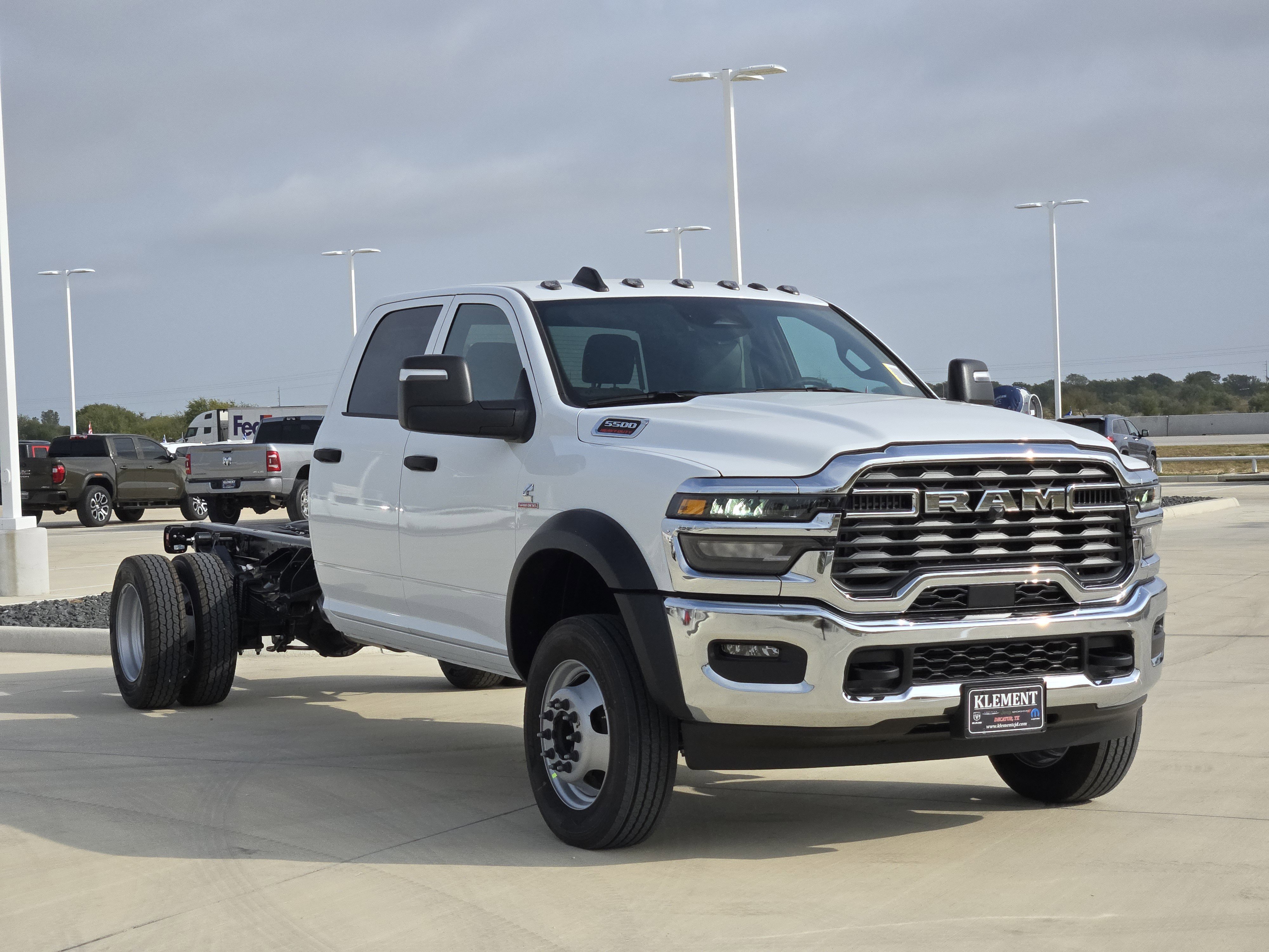 New 2026 Bright White Clear-Coat Exterior Paint RAM Tradesman image 2