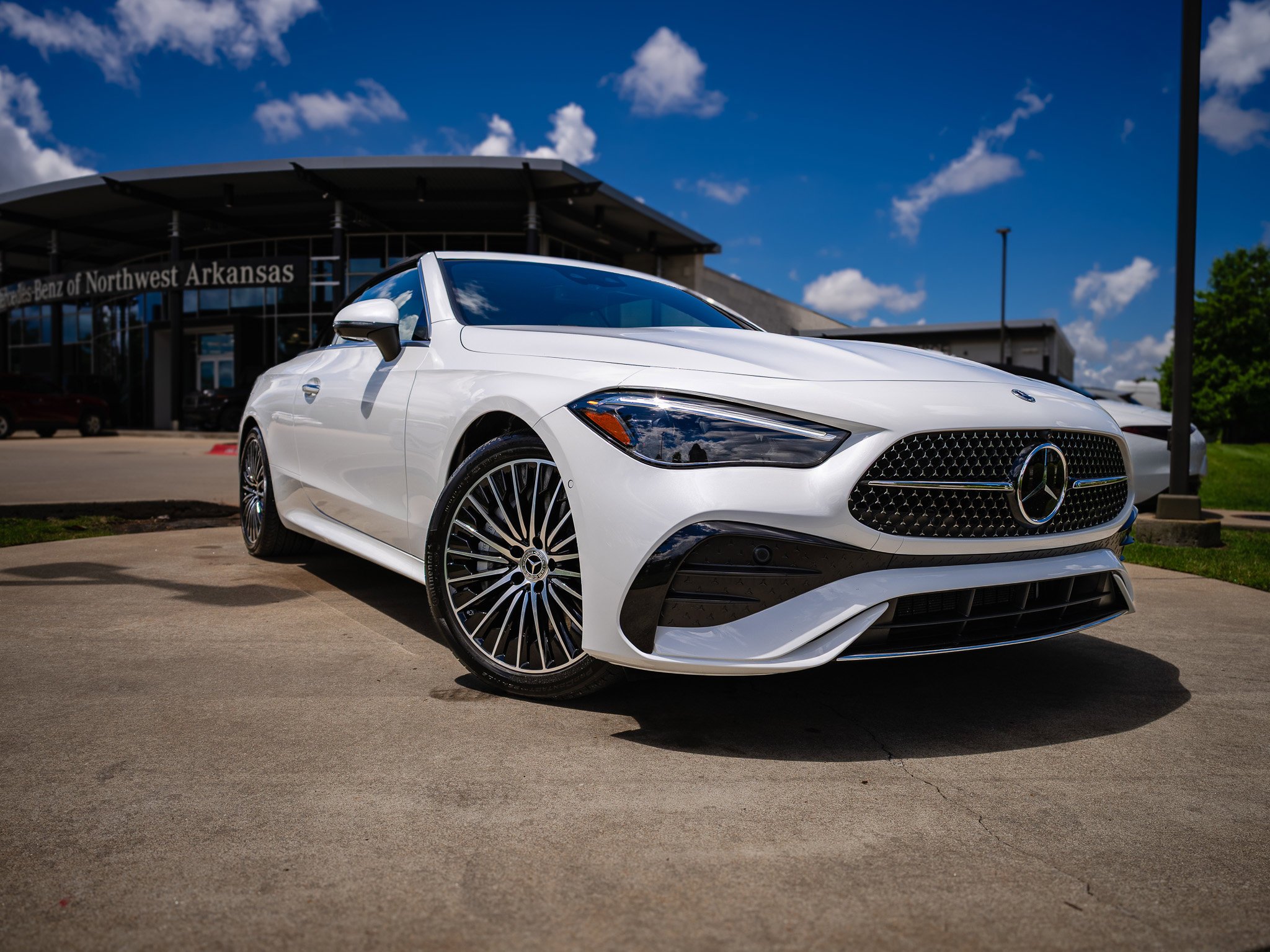Used 2026  Mercedes-Benz  image 2