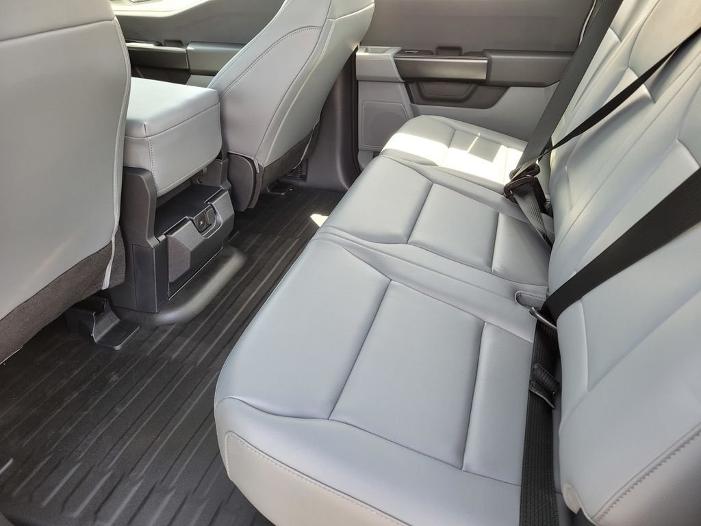 New 2026 Oxford White Ford XL image 6