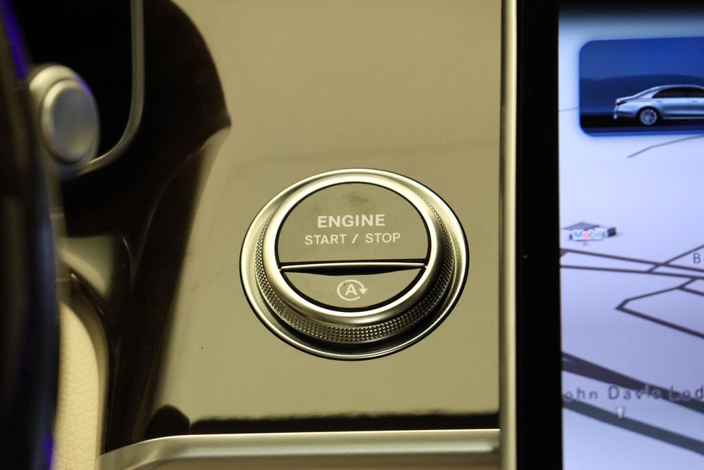 New 2026 MANUFAKTUR Moonlight White Metallic Mercedes-Benz S 580 image 23