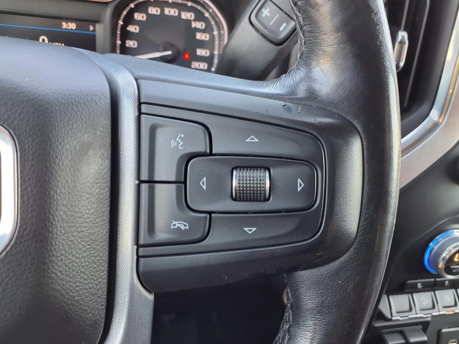Used 2021 Pacific Blue Metallic GMC Elevation image 13