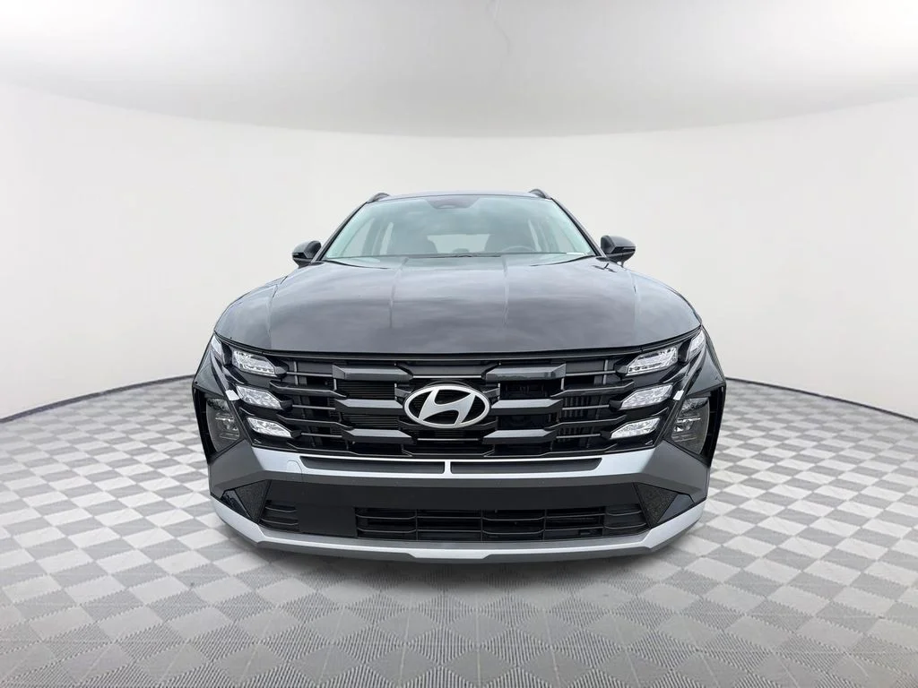 Used 2025 Gray Hyundai SEL Convenience image 2
