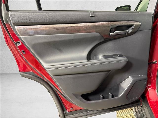 Certified Used 2026 RUBY FLARE PEARL Toyota  image 23