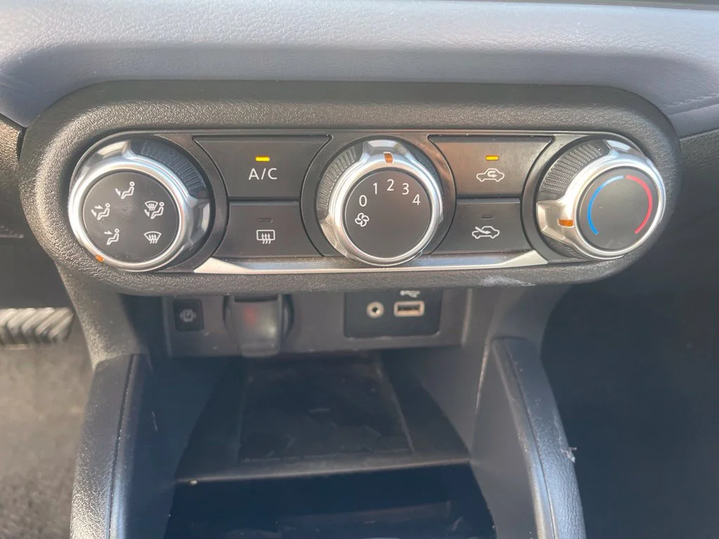 2023 Nissan Versa Sedan SV - Photo 17
