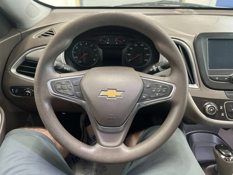 Used 2018 White Chevrolet LS image 23