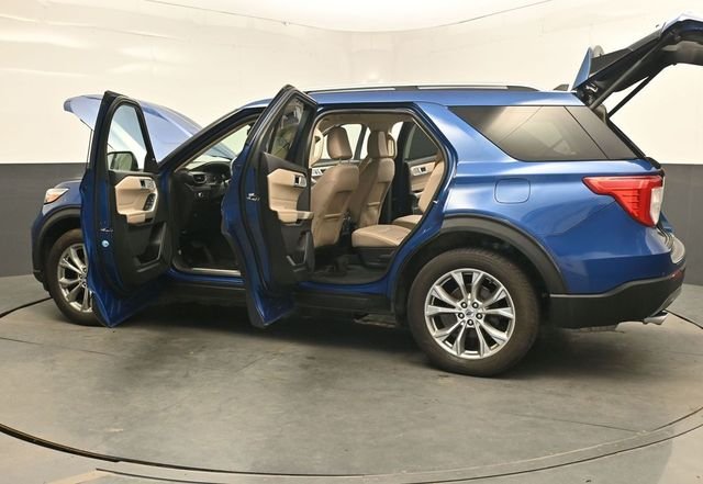 Used 2021 Blue Ford Limited image 45
