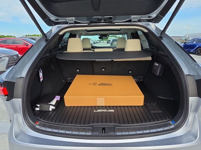 New 2026 Iridium Lexus 350h Luxury image 24