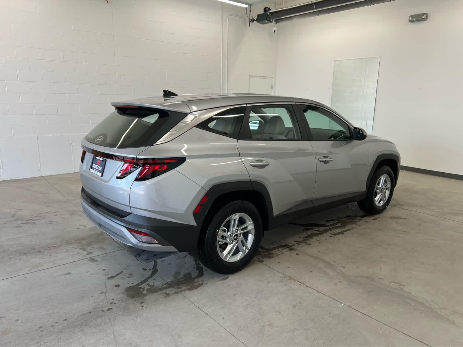 Used 2025 Shimmering Silver Hyundai SE image 4