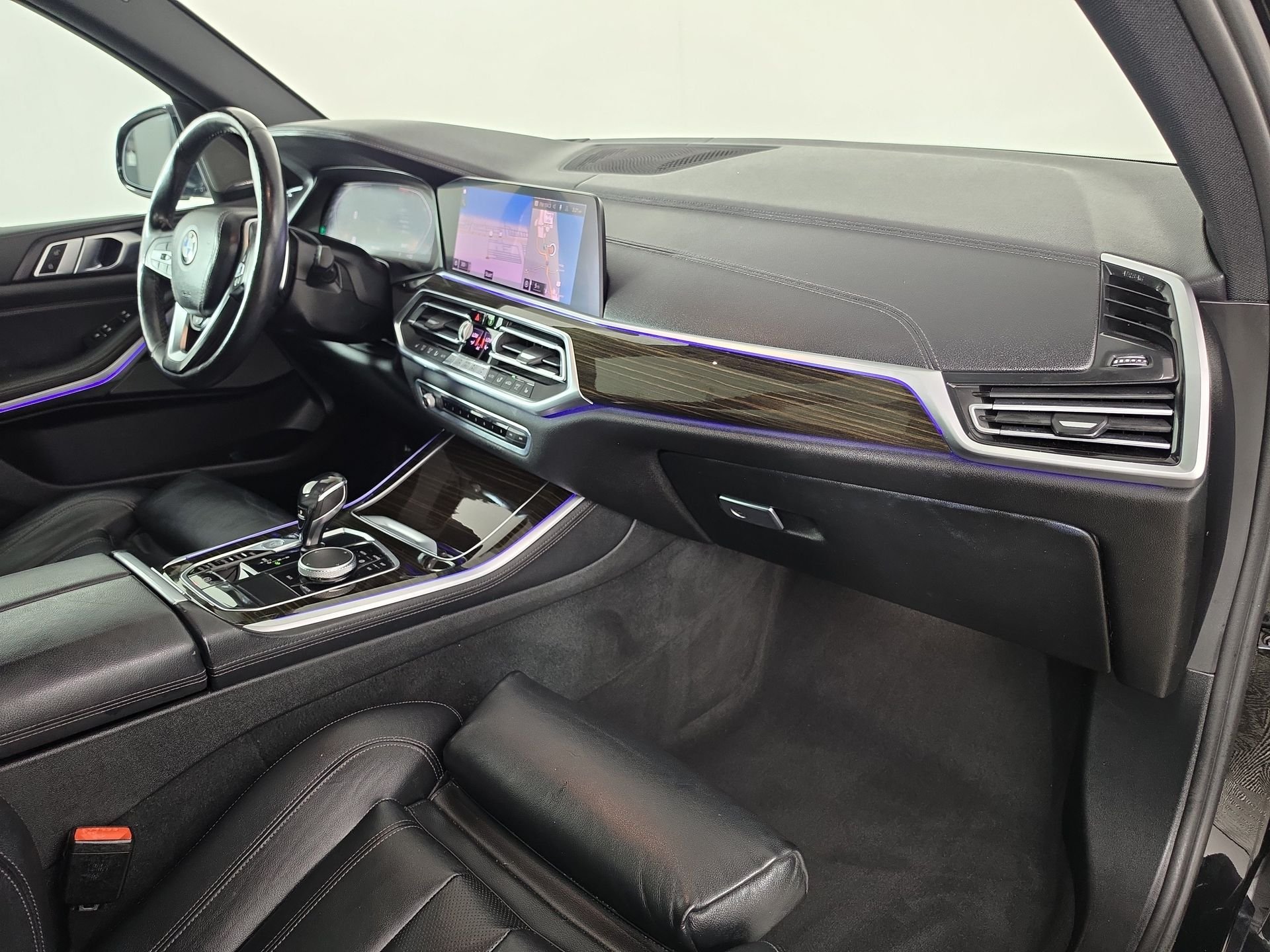 Used 2020 Black BMW sDrive40i image 46