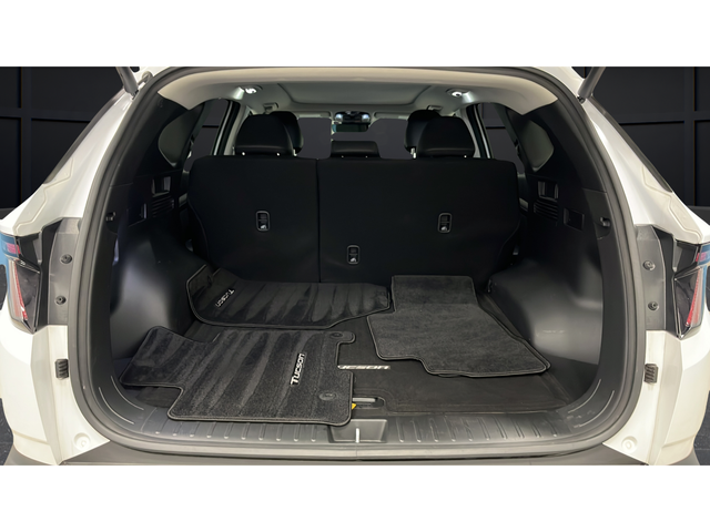 Used 2025 Creamy White Pearl Hyundai SEL Convenience image 26