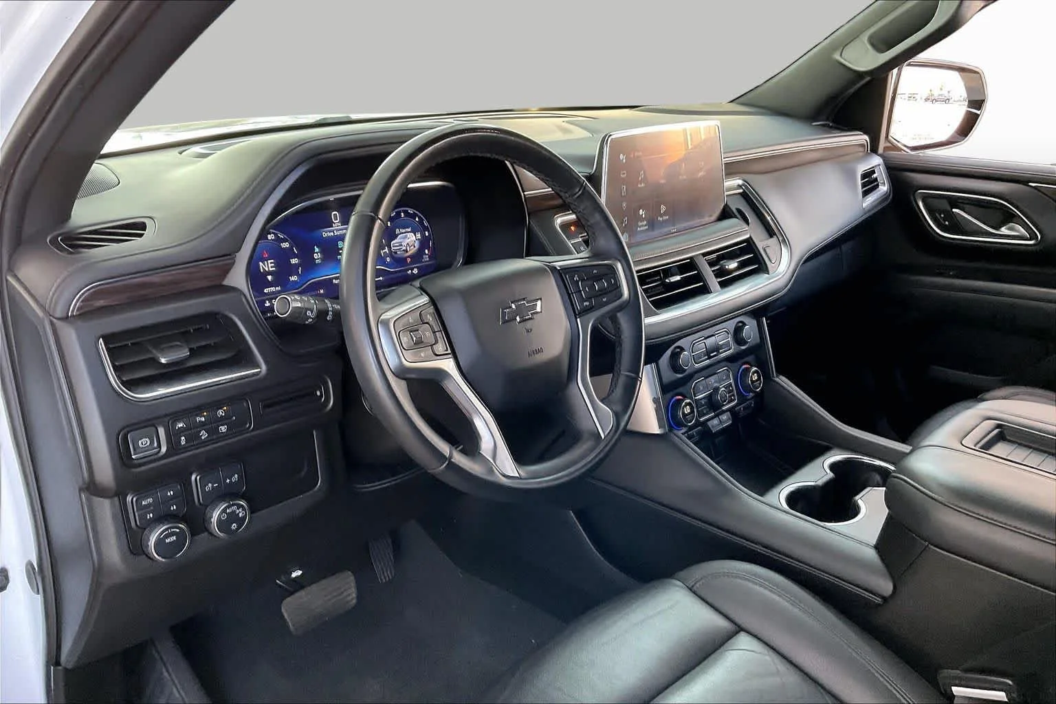 Used 2024 Summit White Chevrolet Z71 image 35