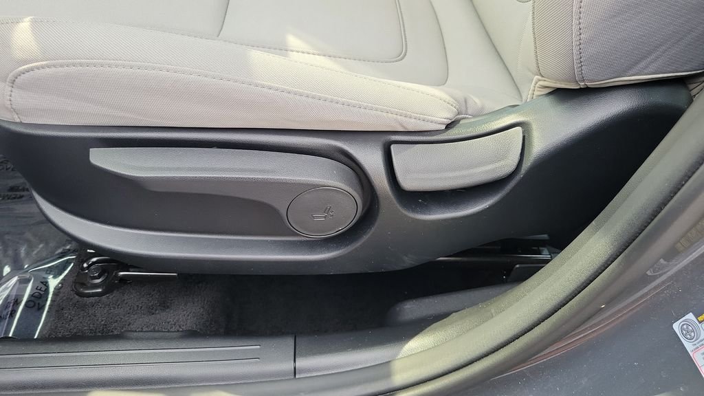 Certified Used 2025 Gray Hyundai SE image 19
