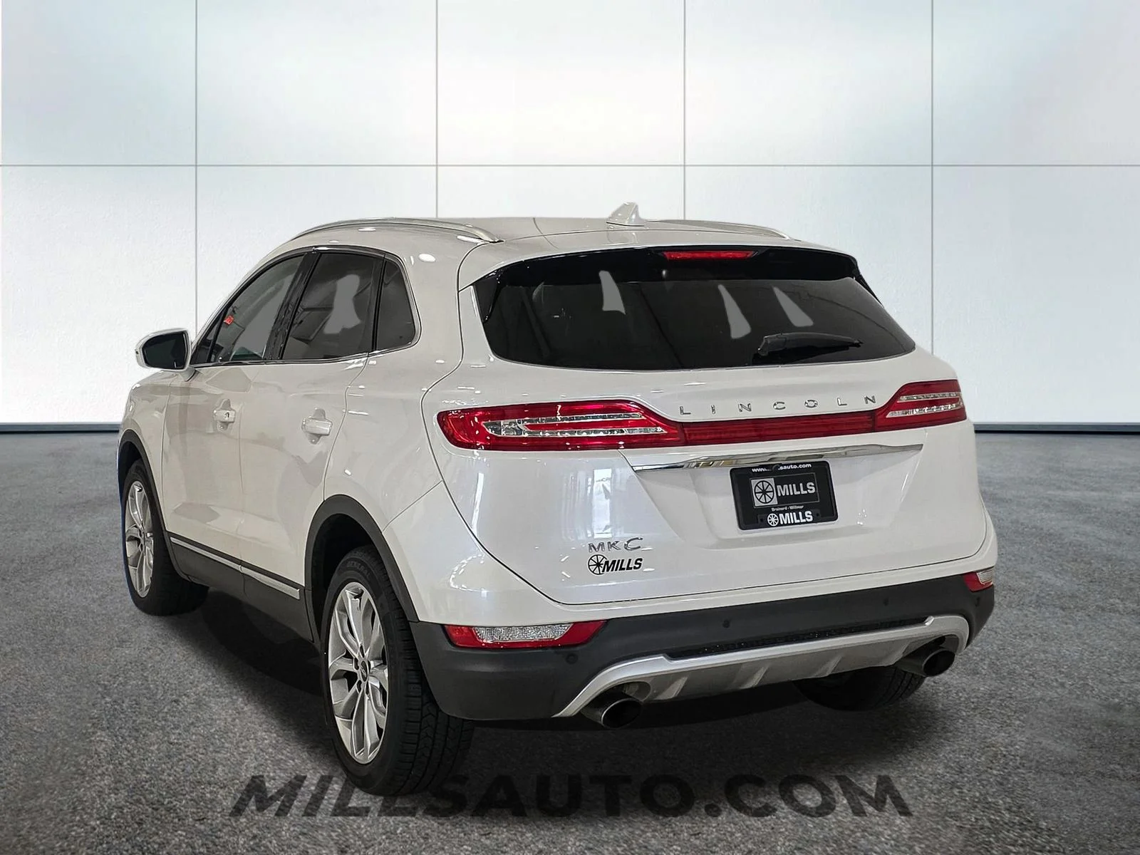 Used 2019 White Lincoln Select image 5