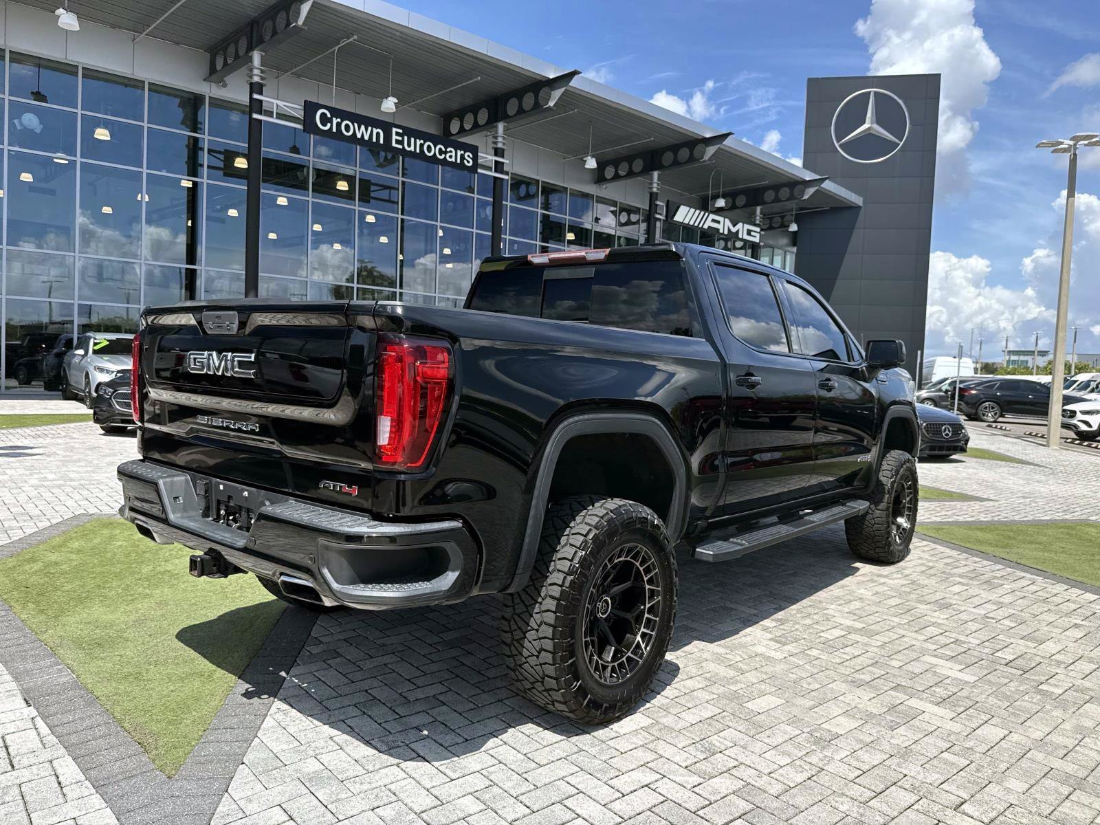 Used 2019 Onyx Black GMC AT4 image 5