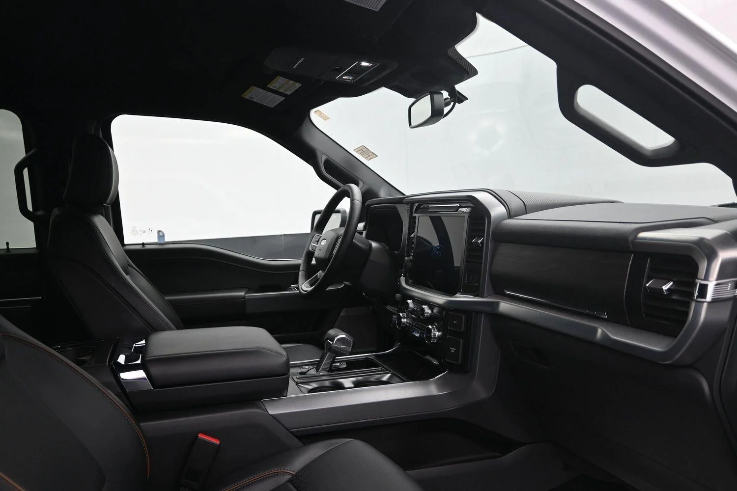 Used 2025 Oxford White Ford LARIAT image 14