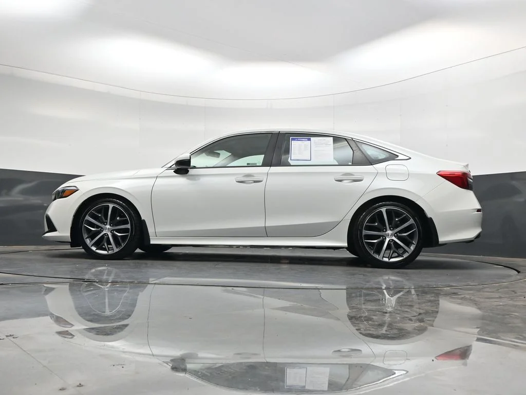 Used 2023 Platinum White Pearl Honda Touring image 34