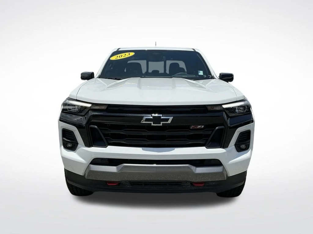 Used 2023 White Chevrolet Z71 image 17