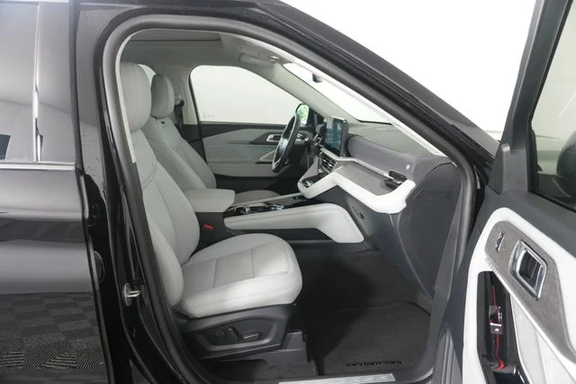 New 2026 Agate Black Metallic Ford Platinum™ image 34