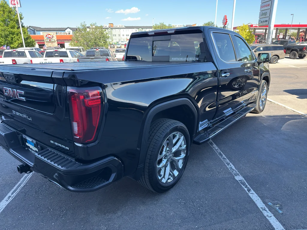 Used 2021 Onyx Black GMC Denali image 5