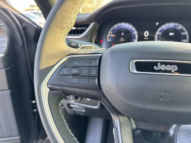 New 2025 Gray Jeep Limited image 25