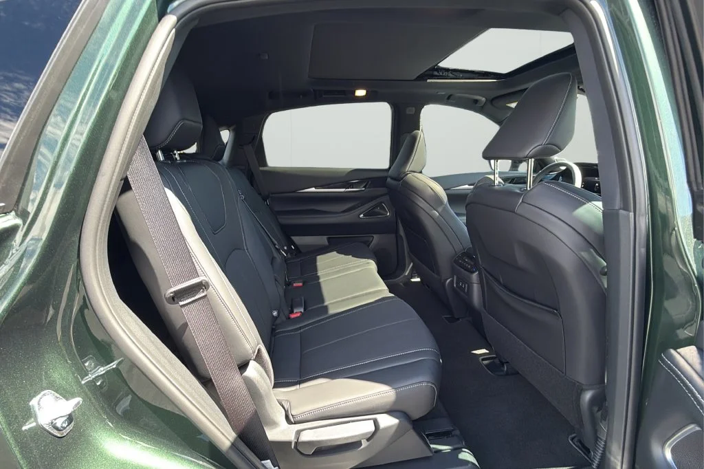 New 2027 DEEP EMERALD INFINITI Sport AWD image 13
