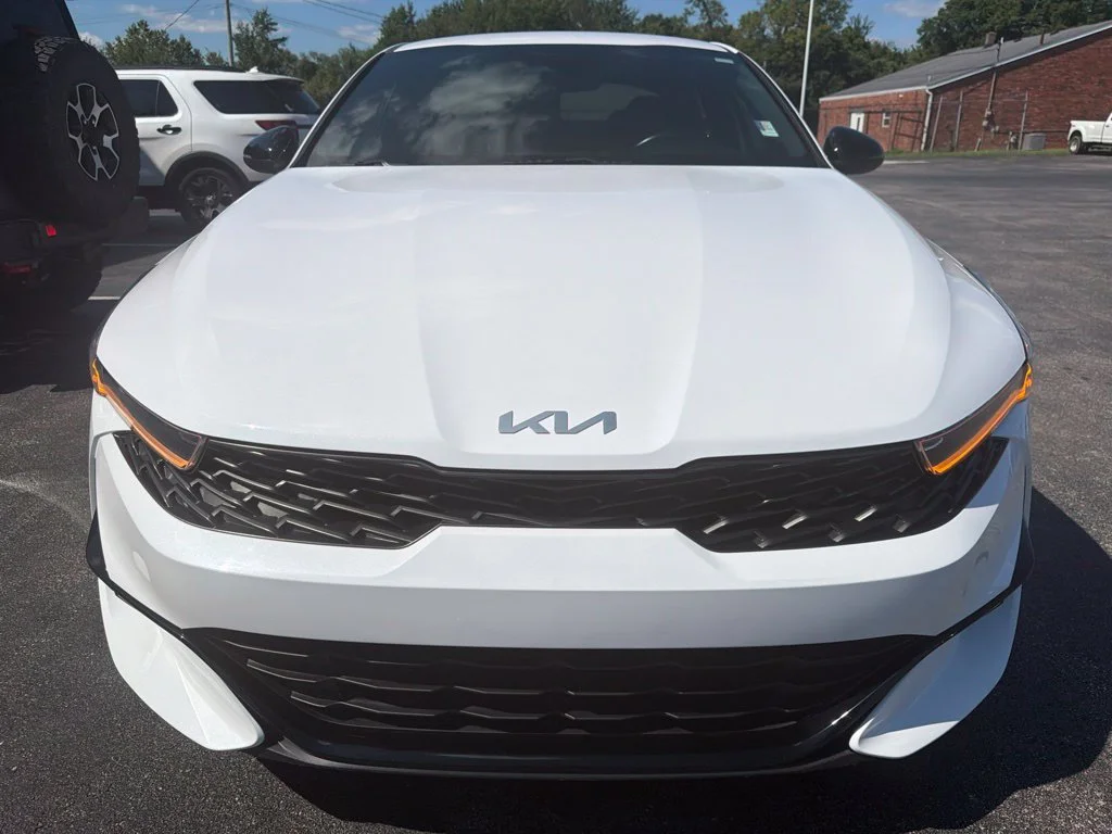 Used 2022 Glacial White Pearl Kia GT-Line image 7