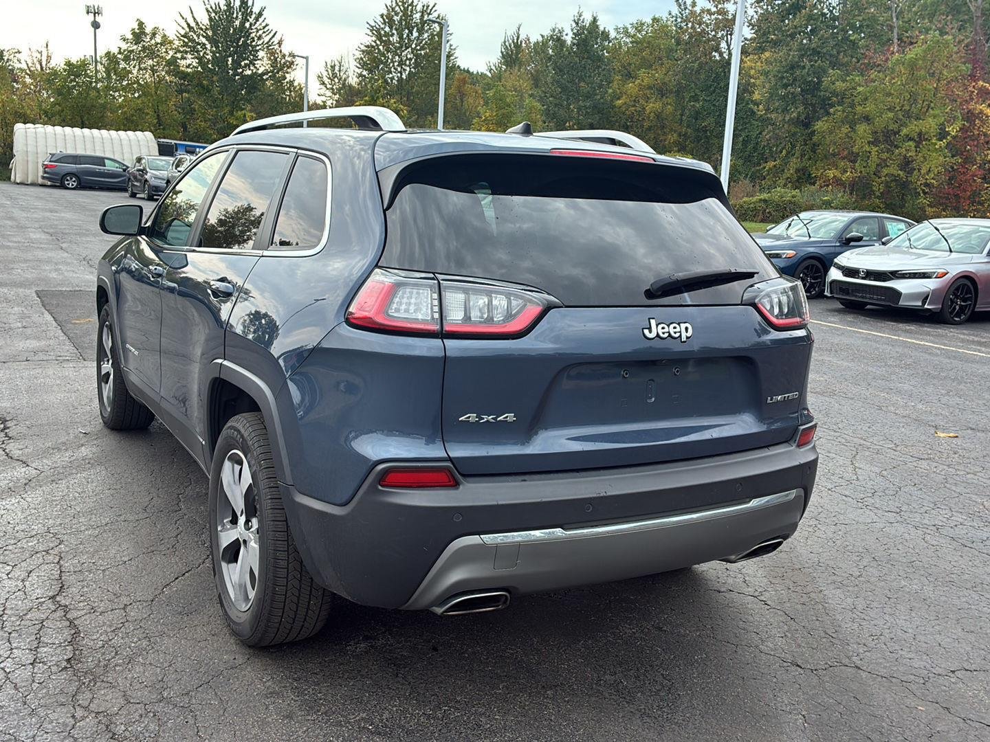Used 2019 Blue Shade Pearlcoat Jeep Limited image 22