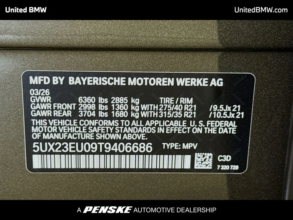 New 2026 Manhattan Green Metallic BMW xDrive40i image 15