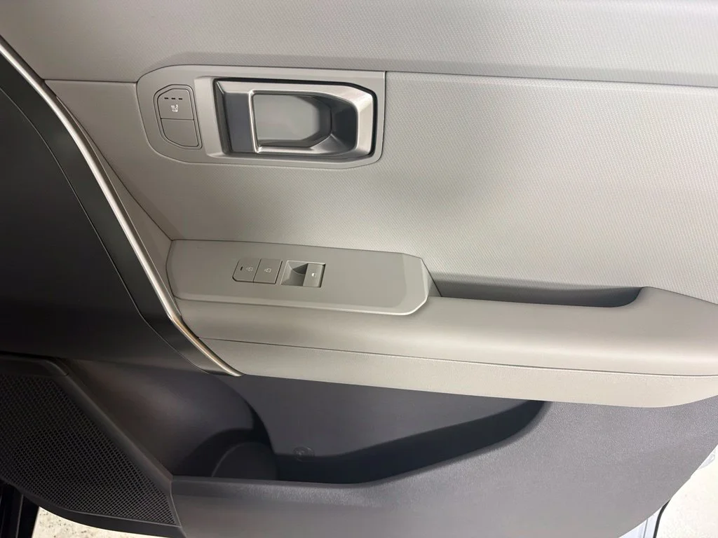 New 2027 Pale Gray Kia X-Line S image 12