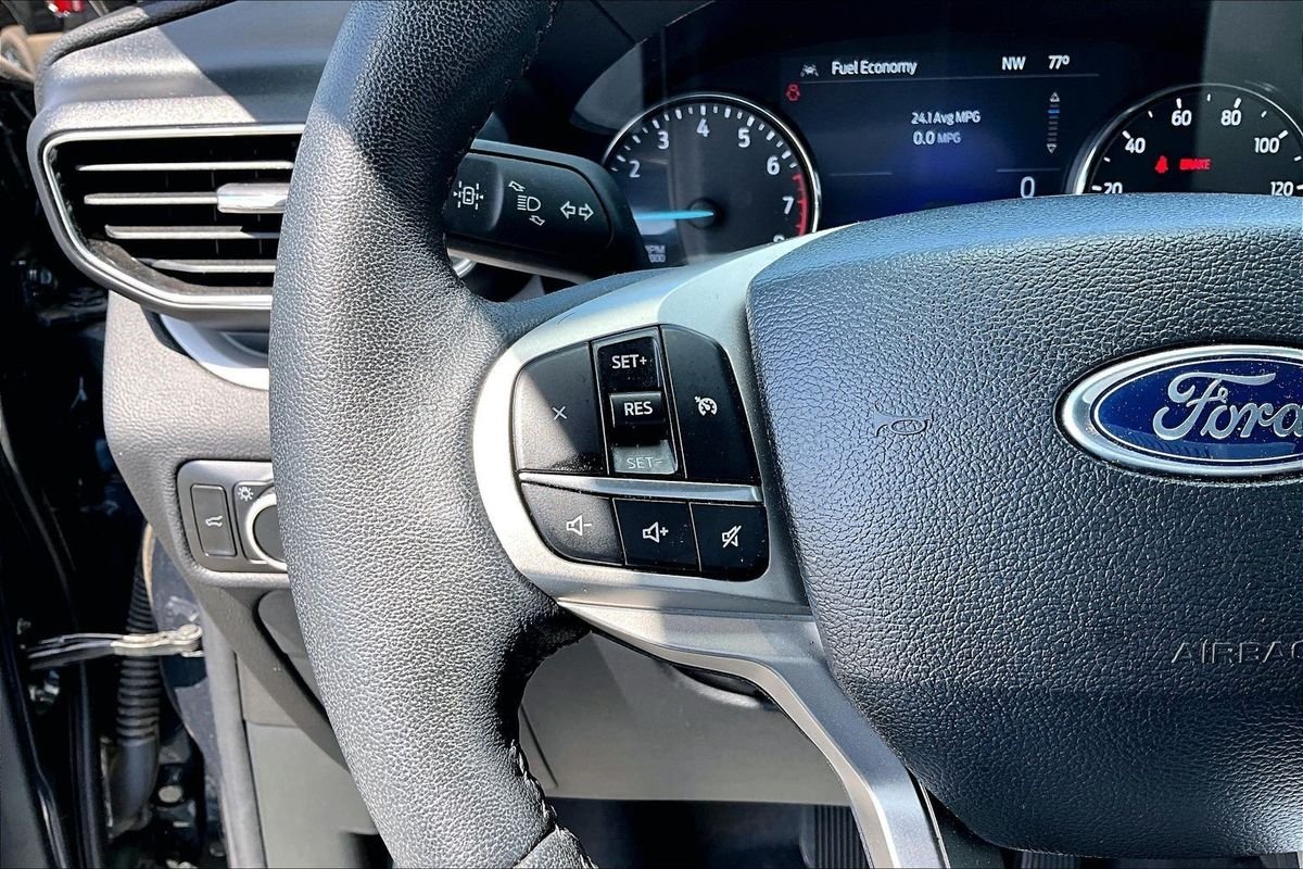 Used 2024 Blue Ford XLT image 17
