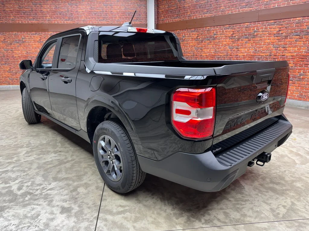New 2026 Shadow Black Ford XLT image 2