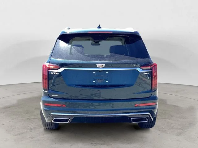 Used 2025 Emerald Cadillac Premium Luxury image 4