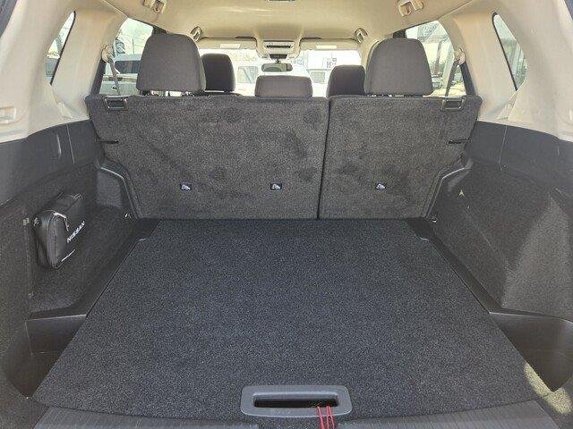 Used 2025 Super Black Nissan SV image 29