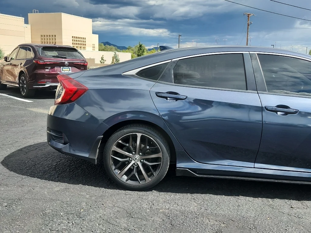 Used 2018 Modern Steel Metallic Honda EX-L image 5