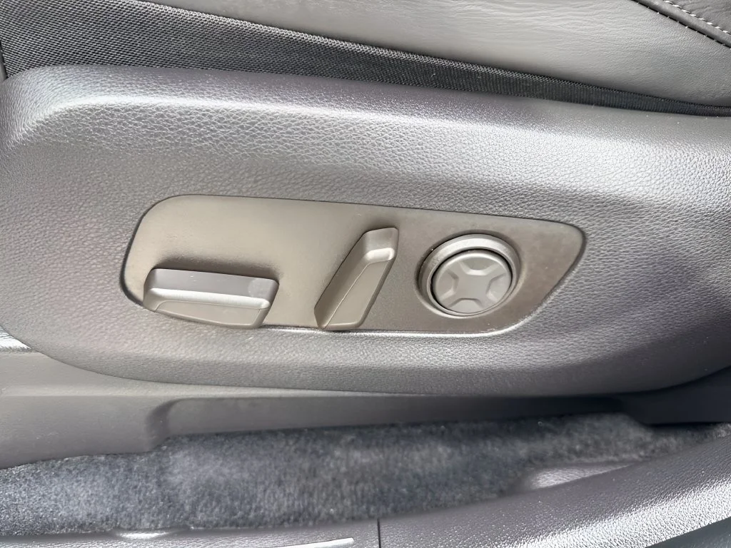 Used 2025 White Kia EX image 10