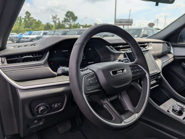 New 2026 Bright White Clearcoat Jeep Laredo image 34