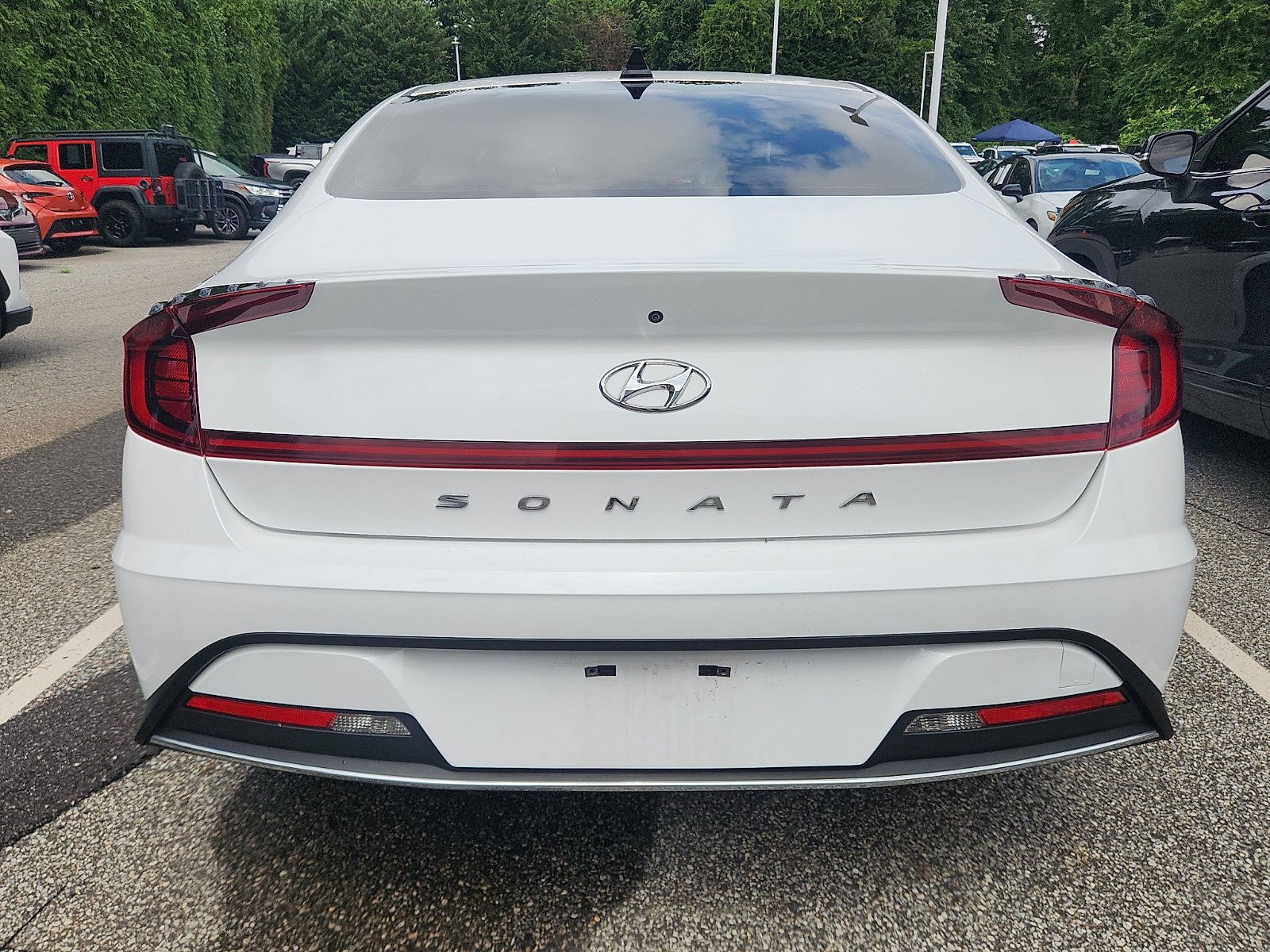 Used 2023 Serenity White Hyundai SE image 3