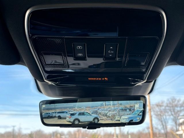 New 2026 Eiger Grey Land Rover SE image 30