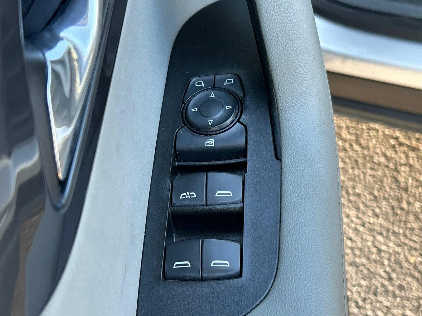 Used 2021 SILVER ICE METALLIC Chevrolet LT image 20