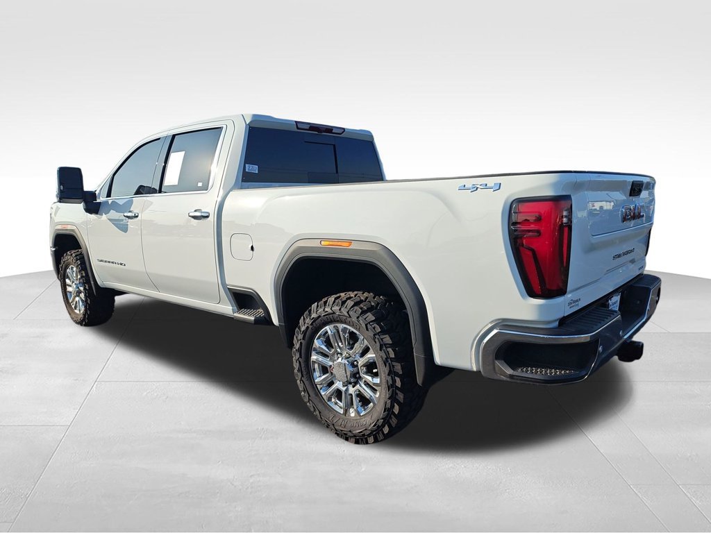 Used 2025 White GMC SLT image 3
