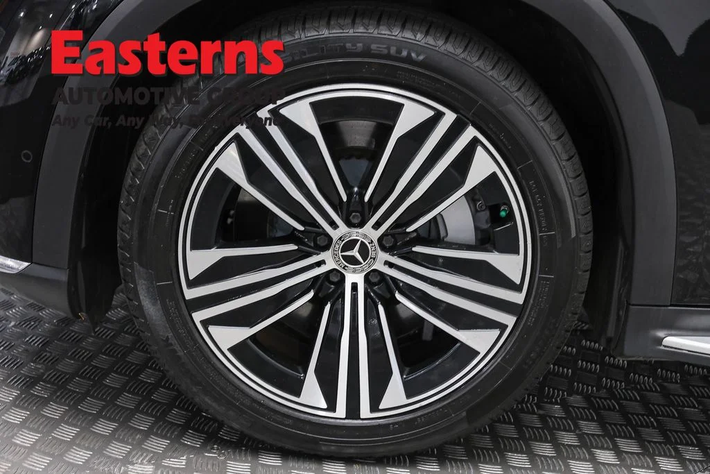 Used 2023 Black Mercedes-Benz 450 image 29