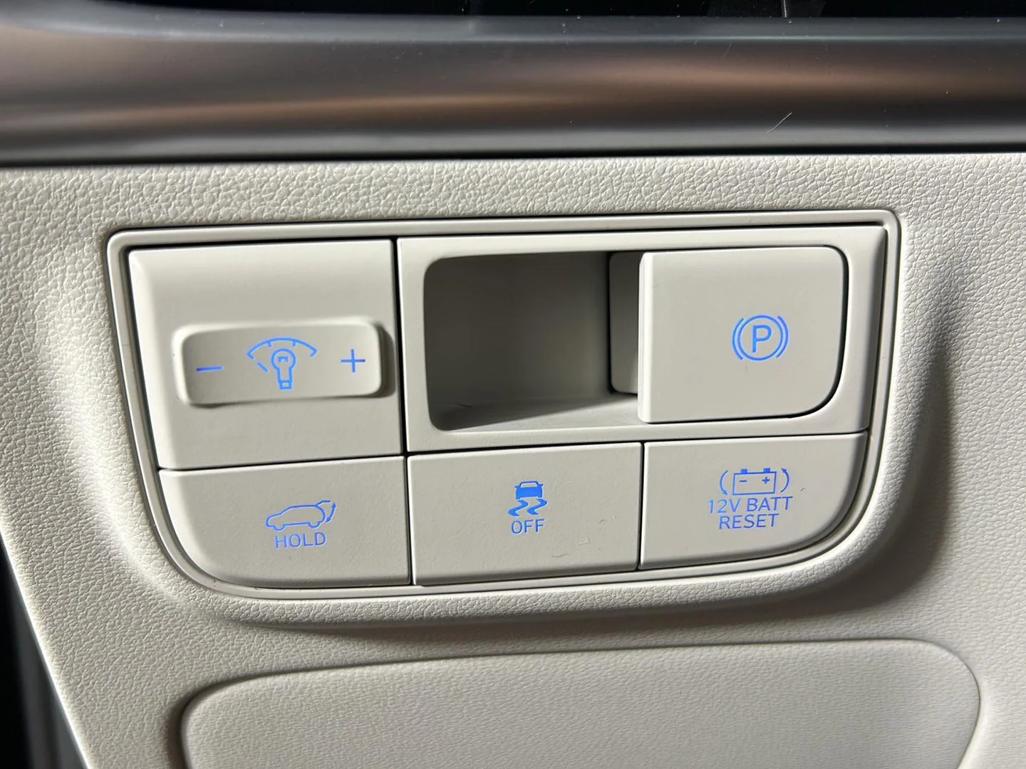 Used 2025 Ash Black Hyundai Limited image 23