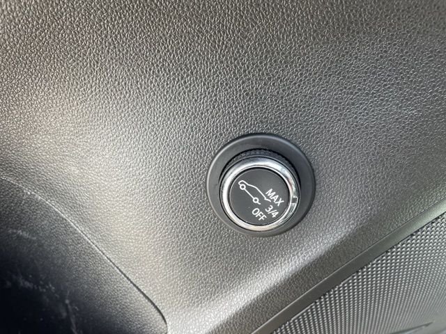 Used 2023 Black Buick Essence image 27