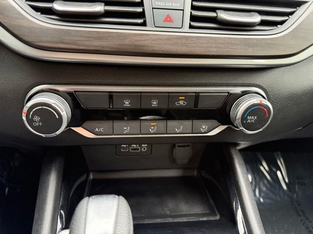 Used 2024  Nissan 2.5 SV image 22