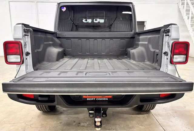 Used 2024 Silver Jeep Sport S image 26