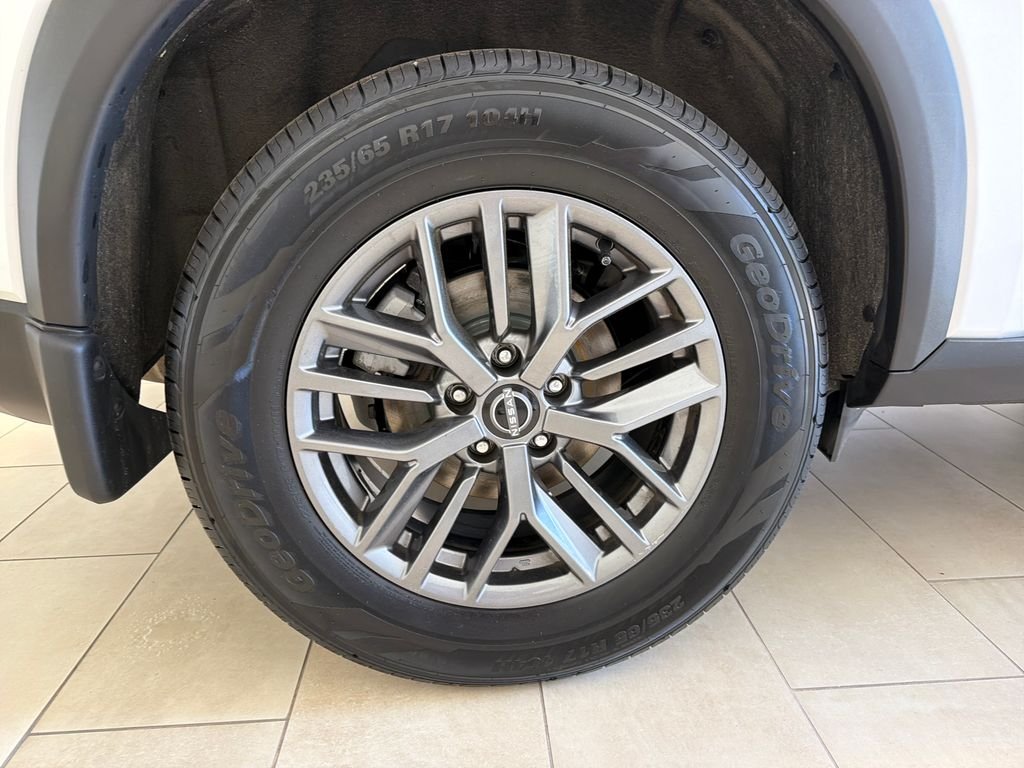 Used 2024 Silver Nissan S image 8