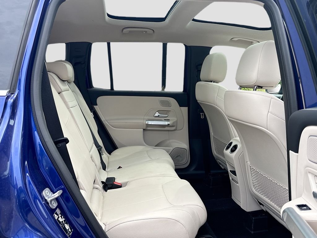 Used 2023 Galaxy Blue Metallic Mercedes-Benz GLB 250 image 17