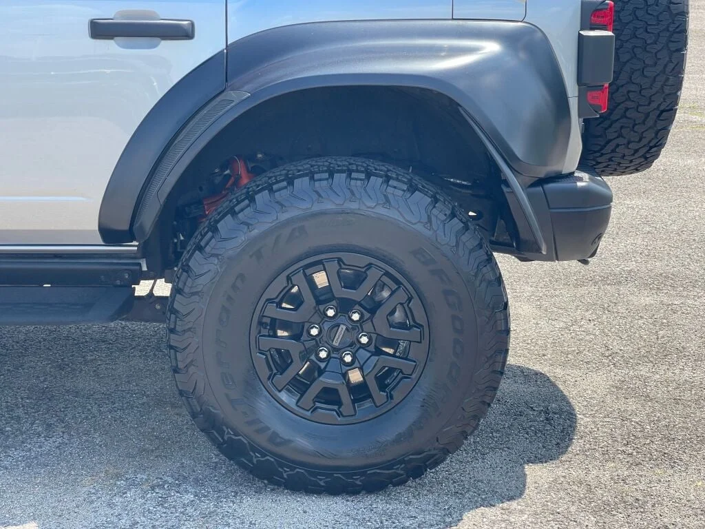 Used 2023 Iconic Silver Ford Raptor image 39