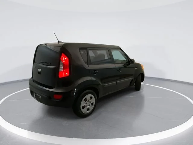 Used 2013 Gray Kia Base image 6