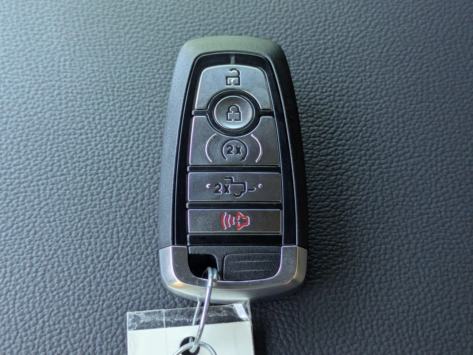 New 2026 Oxford White Ford XLT image 32